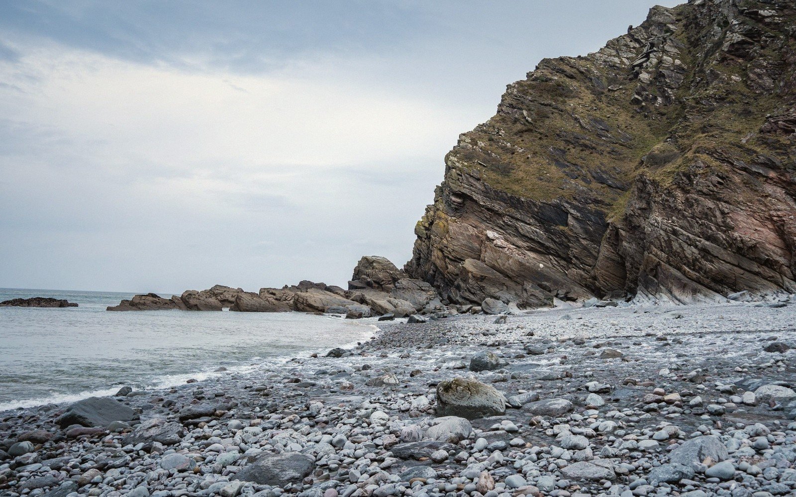Meadfoot Beach